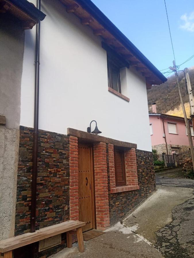 Casa Rural Gueilones, Parque Natural De Ponga Собрефос Экстерьер фото