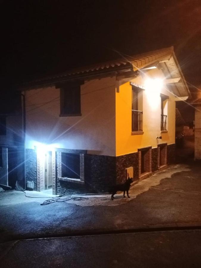 Casa Rural Gueilones, Parque Natural De Ponga Собрефос Экстерьер фото